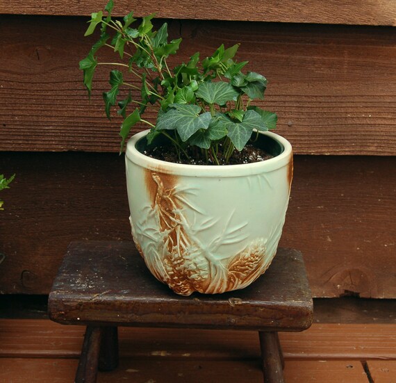 mccoy pinecone planter