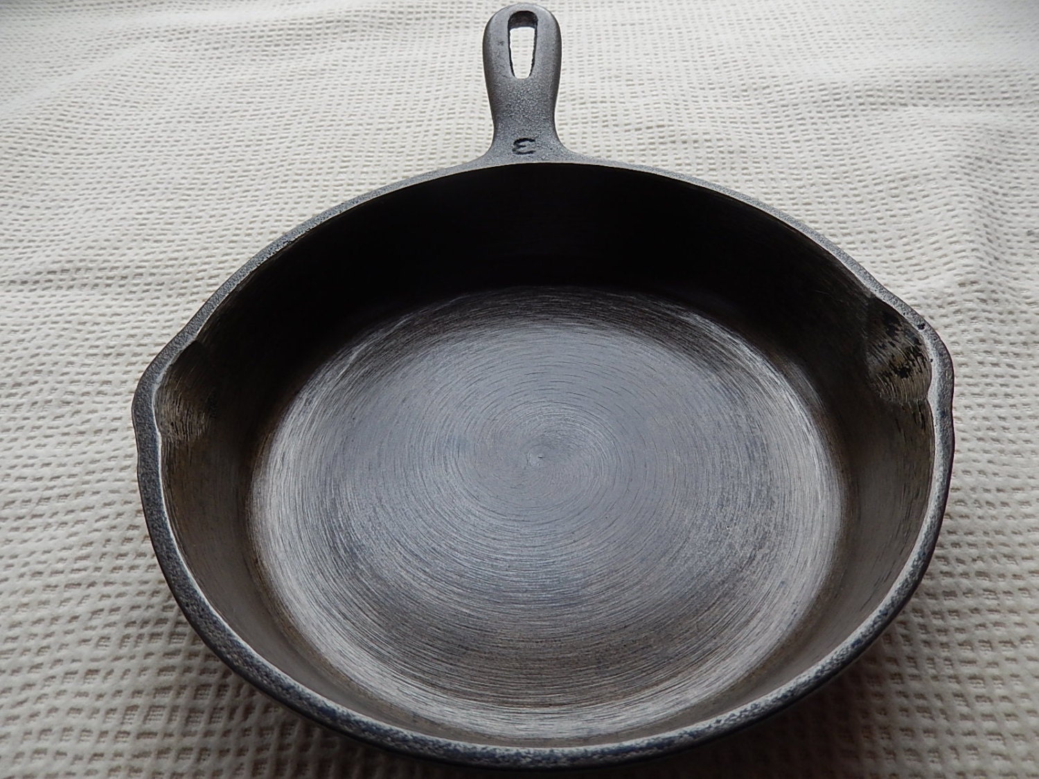 Vintage Wagner Cast Iron Skillet 4