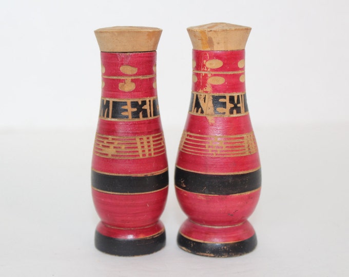 Vintage Wooden Mexico Souvenir Salt and Pepper Shakers, Kitchen Collectibles