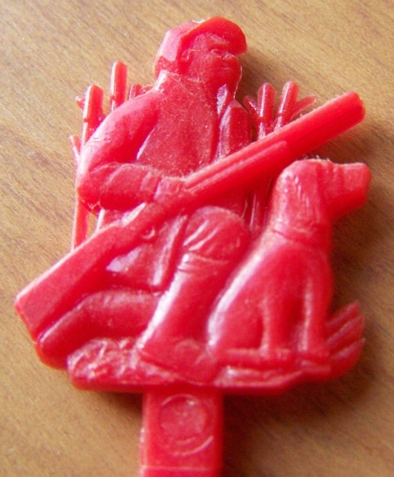 Vintage Swizzle Stick hunter with dog by RetrowareExchange