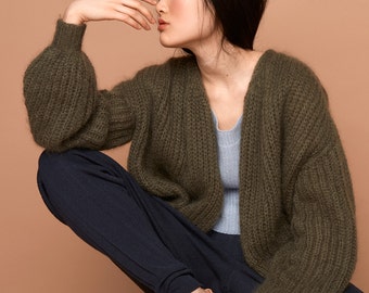 bomber jacket, oliv, khaki, SABRINA WEIGT, knitwear, mohair, knitted bomber jacket, chunky knit, oversized knit,cardigan,mohair knit,fashion