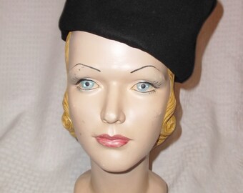1930s Vintage Black Felt Tall Tilt Hat