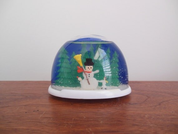 small snow globe figurines
