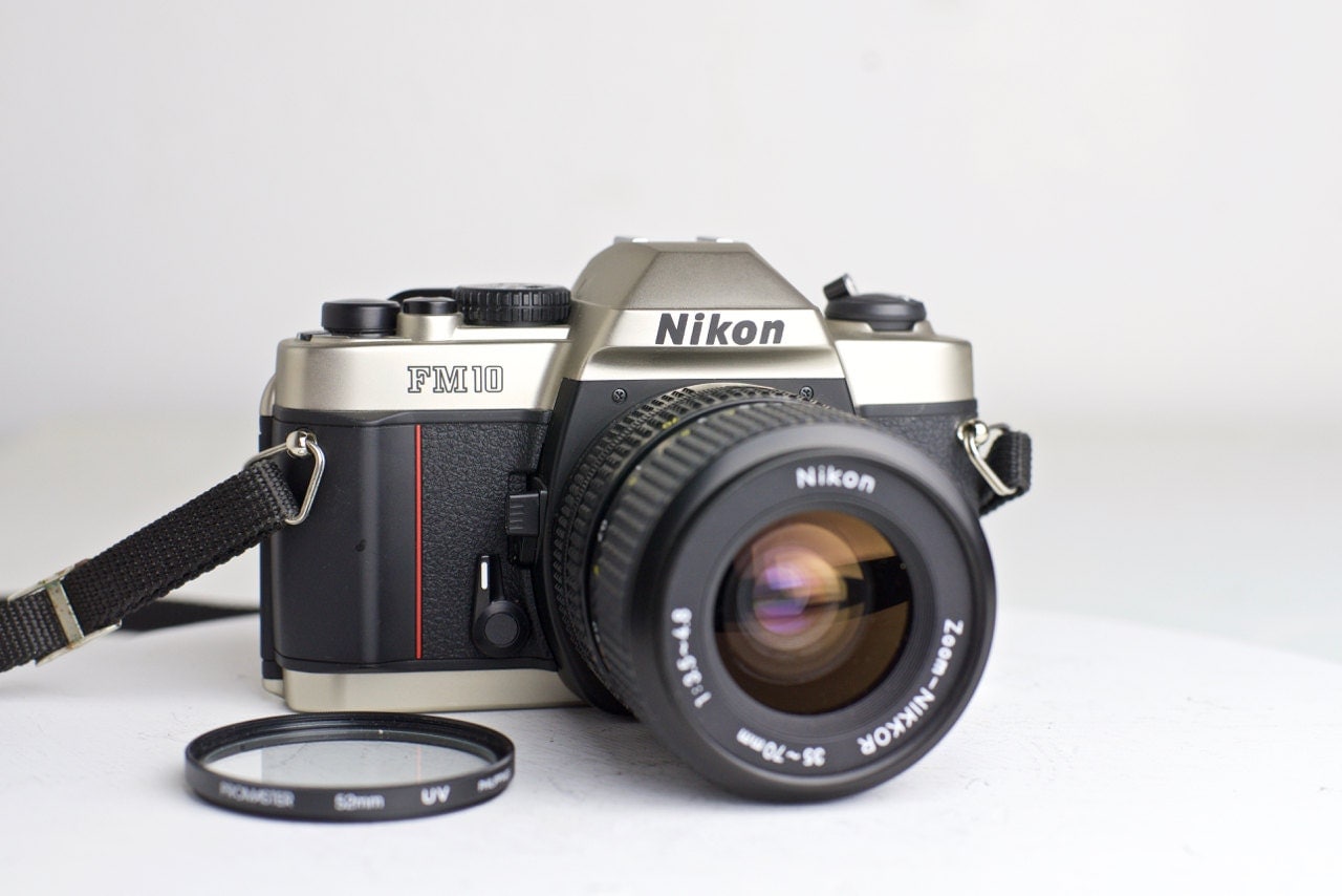 nikon-fm10-35mm-film-slr-camera-with-zoom-nikkor-35-70mm