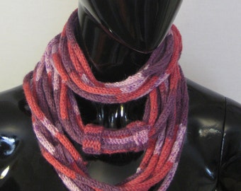 Knit necklace Womens scarf Infinity scarf Knitted loop Gift for girlfriend Winter necklace Spring necklace Rose scarf Fiber necklace for mom