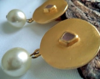 Couture BICHE de Bere Gold Pearl Dangle Earrings Runway disco new wave Signed Enameled Long Drop Classic gift collector womens Jewelry