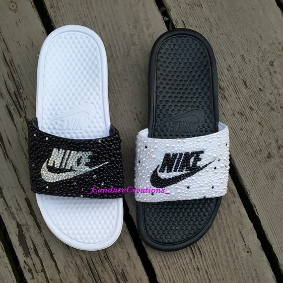 mismatch nike slides