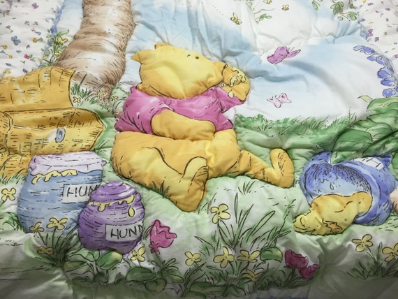 CLASSIC POOH / Winnie The Pooh Baby Quilt / Comforter