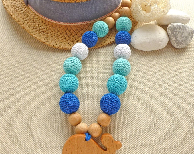 Teething necklace / Nursing necklace / Babywearing necklace - with a handmade pendant