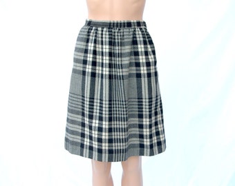 Black and White Plaid Skirt High Waist with Pockets 1970s 1980s Office Secretary Skirt Small