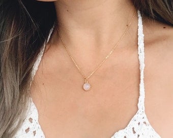Moonstone Necklace / Gold Moonstone Pendant Necklace / June Birthstone Necklace / Dainty Gold Layering Necklace