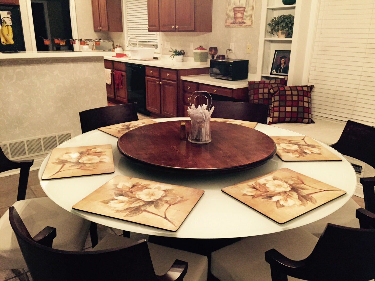 kitchen table with lazy susan for 6