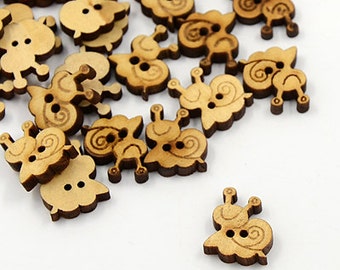 5 wooden buttons