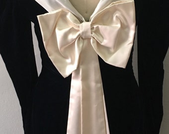 VINTAGE Velvet Dress - Navy / Ivory