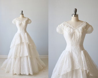 Vintage 1950s Wedding Dress / 1950s Lace Wedding Gown / Eyelet Dress / Organdy / Gracieux