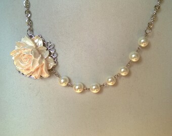 Ivory wedding jewelry, Bridesmaid necklace, Mother of bride, Flower necklace, Pearls necklace, Bijou de fantaisie,