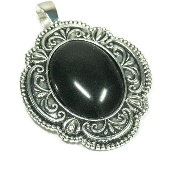 Clip On Interchangeable Pendant Oval Pendant Black