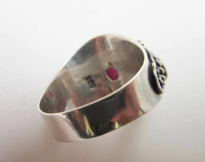 Sterling ring - Red Chalcedony Gemstone - size 6 Boho Silver setting