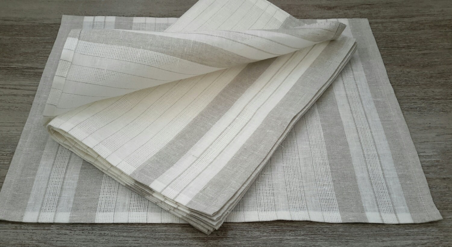 linen placemats