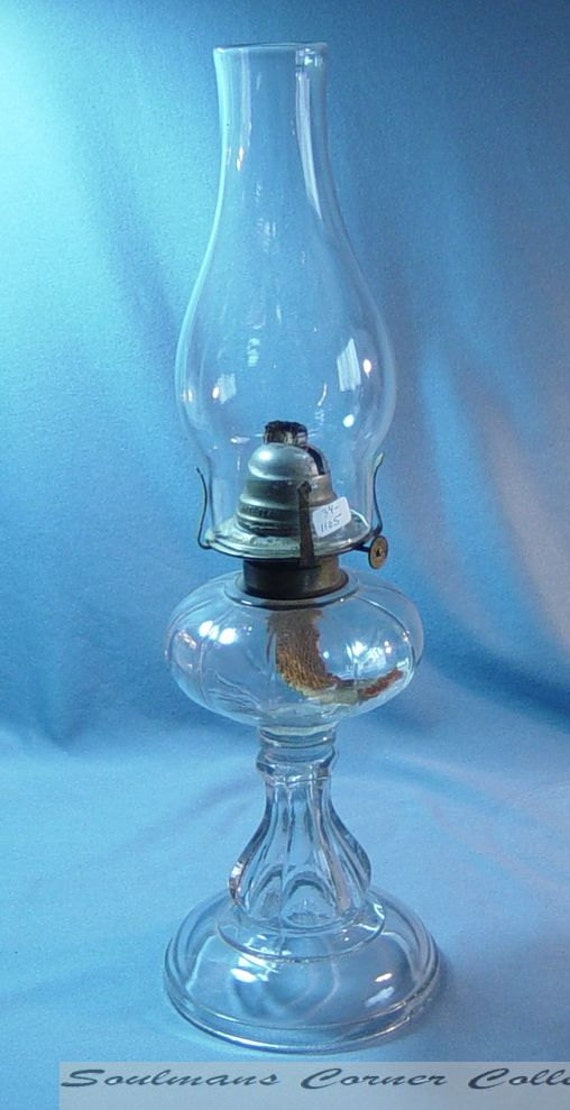 Excellent Tall Vintage White Flame Light Co Kerosene Oil Lamp
