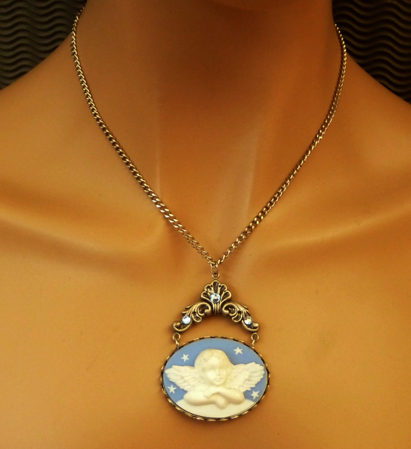 Angel Cameo Necklace in blue white silver 3D by Schmucktruhe