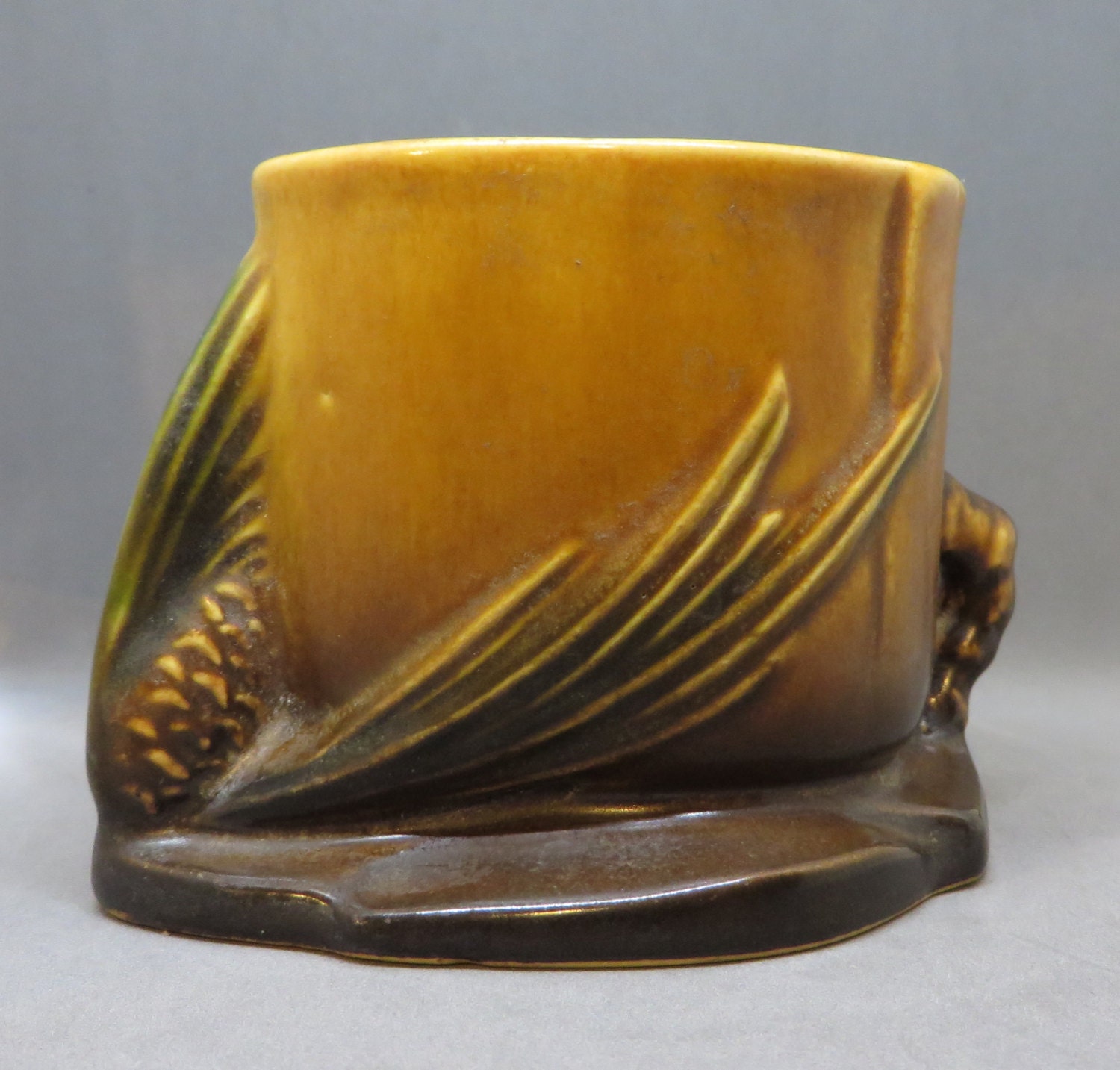 Roseville Pottery Pinecone brown little vase 498