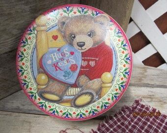 Vintage Adorable Jennifer St Denis Hugs & Kisses 1988 Teddy Bear Tin Can Canister Container Sunrise Publications