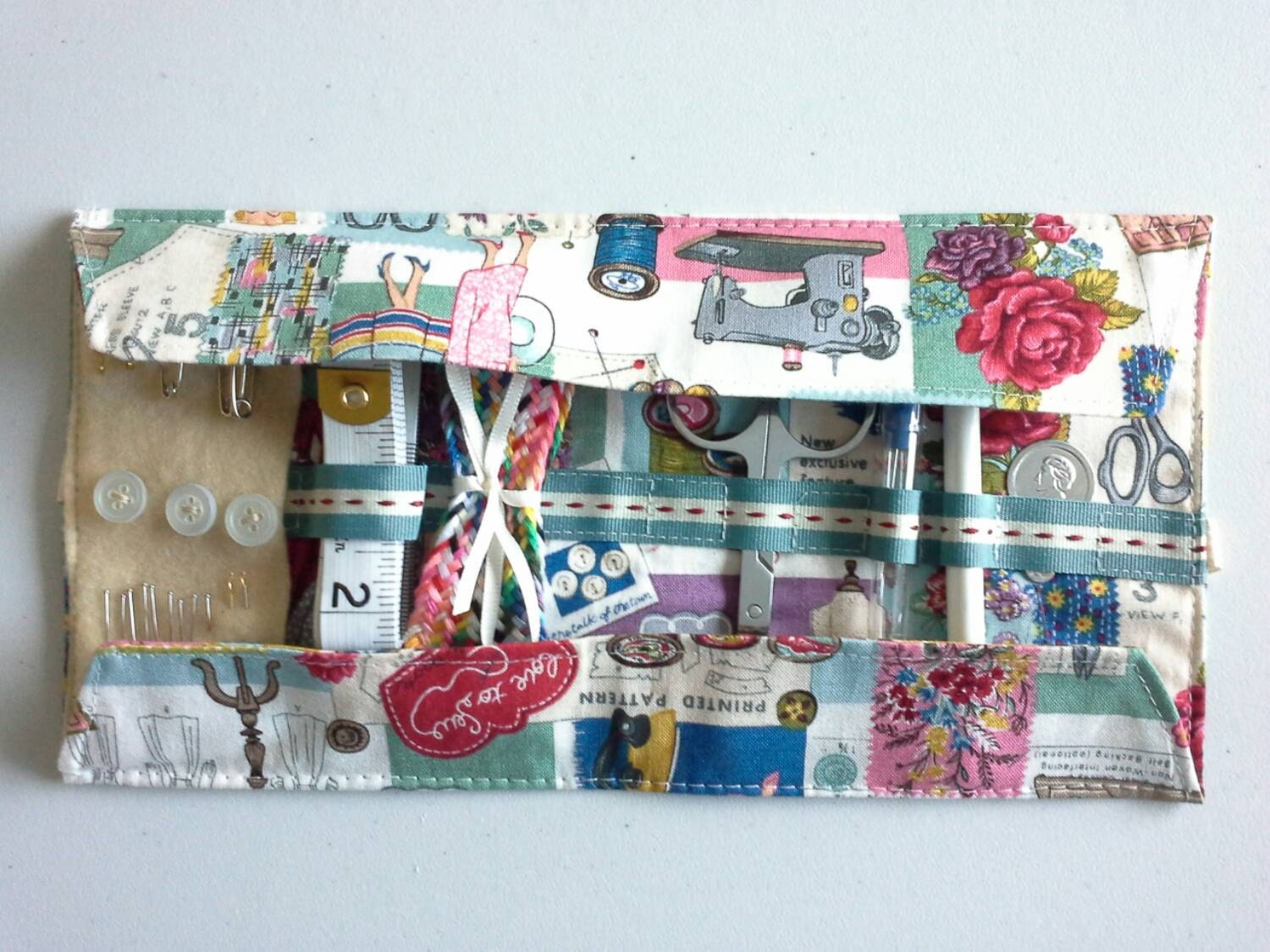 Sewing kit. Vintage Retro sewing fabric. Travel mending kit.