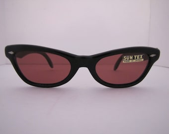 Vintage 1960s Suntex Cat Eyed Sunglasses