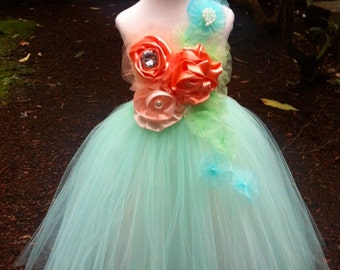 Flower girl dress//Girl dress//Mint and coral flower girl dress//mint coral tutu dress//birthday dress//portrait dress