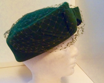 Beautiful Vintage Forest Green Genuine Velour Veiled Hat