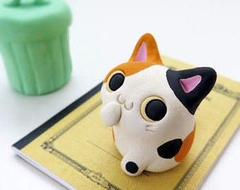 Cat figurine of Ceramics "A pretty small calico cat #2" 猫 置物 工房しろ 日本
