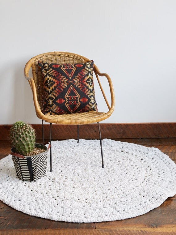 White Round Rag Rug Hand Crocheted