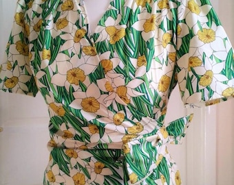 1940s Blouse, ladies vintage top, shirt, wrap blouse, landgirl blouse, pretty fabrics, vintage style top, 1940's blouse