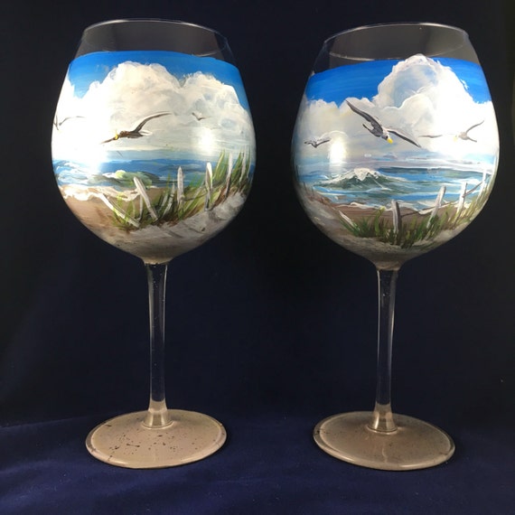 Beach scene wine glasses // ocean glasses by AutumnFreckleDesigns