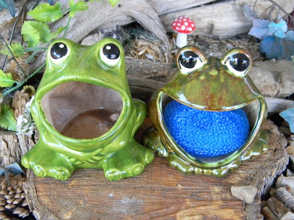 Ceramic Frog Scrubby Sponge Holder Vintage by EnchantdMushroomLand