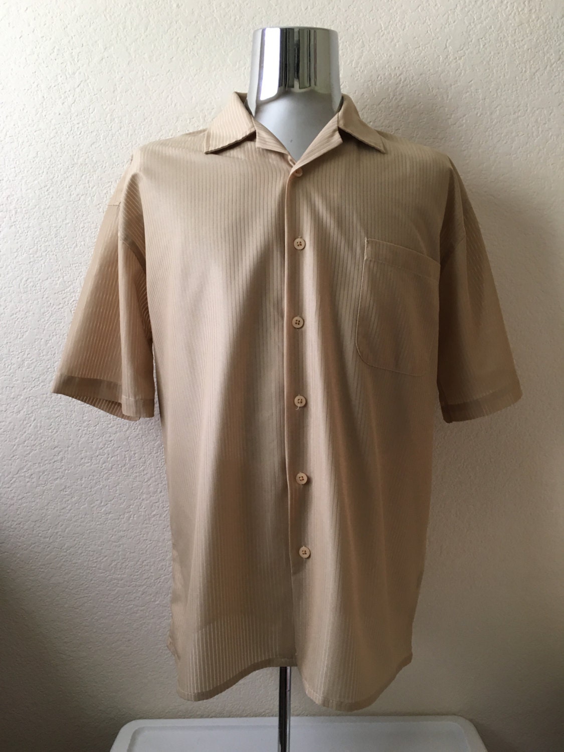 Vintage Men's 70's Shirt Tan Polyester Short