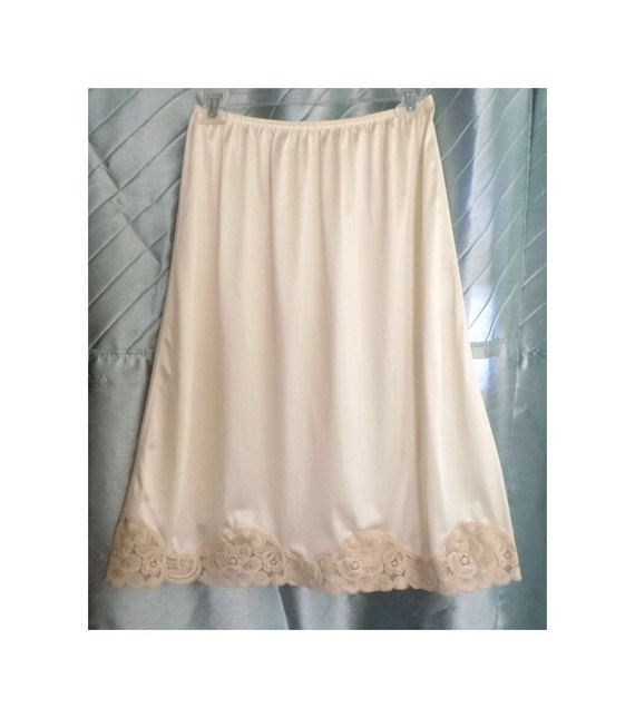Vintage Slip Skirt Size Small / Medium Off White