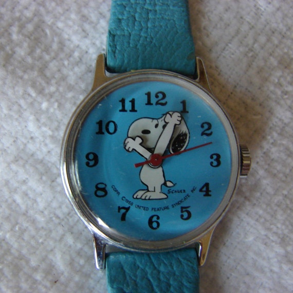 Items similar to Awesome Ladies Vintage Snoopy Watch Blue Face with ...
