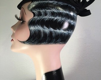Elegant 1940s Hat - Black Wool Felt with Sculpted Bows and Artful Design