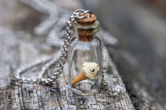 FREE SHIPPING - Vanilla Chocolate Chip Ice Cream Necklace - Miniature Food Jewellery - Miniature Dessert - Ice-cream - Jewelry