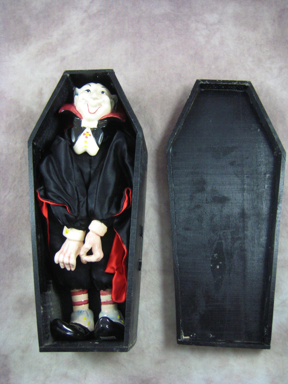 Rare FITZ and FLOYD VAMPIRE in Coffin Floppy Folk Porcelain