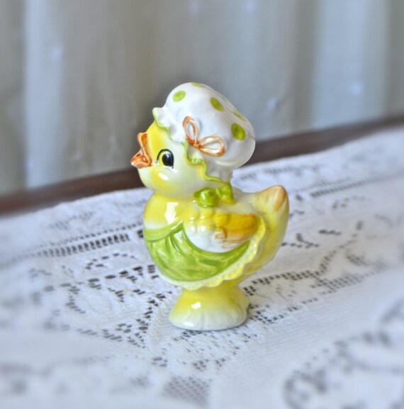 VINTAGE PIE BIRD Ceramic Chick Adorable Retro Figurine
