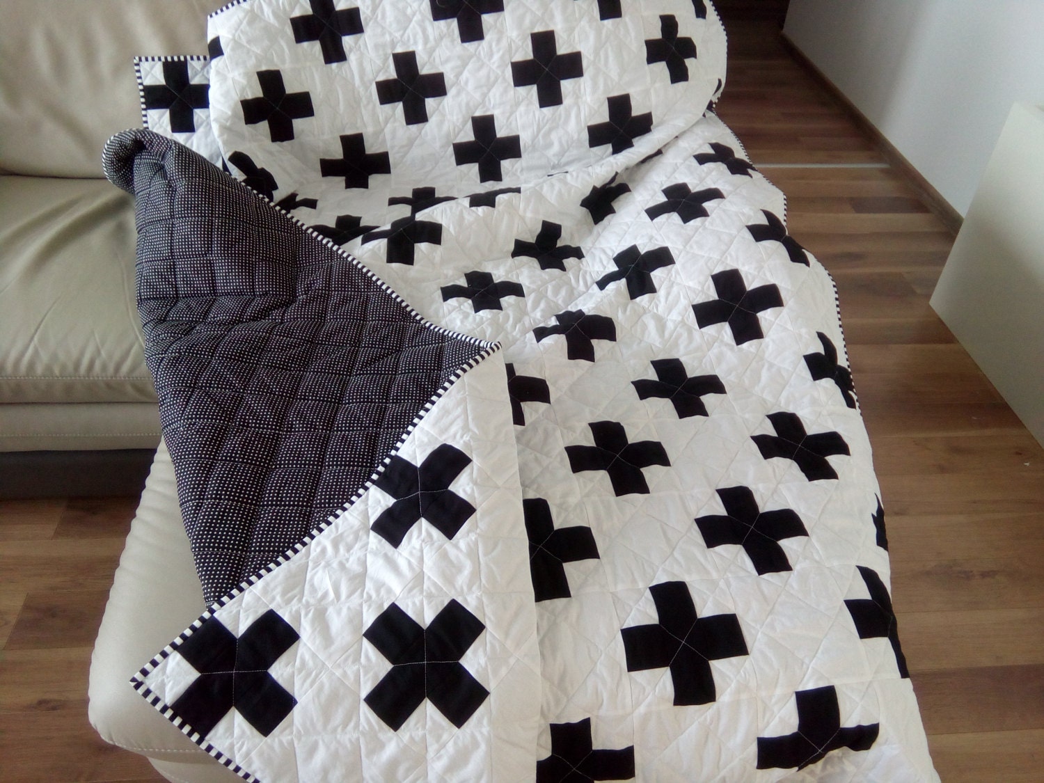 Plus Quilt / Swiss Crosses Quilt / Black & White Quilt