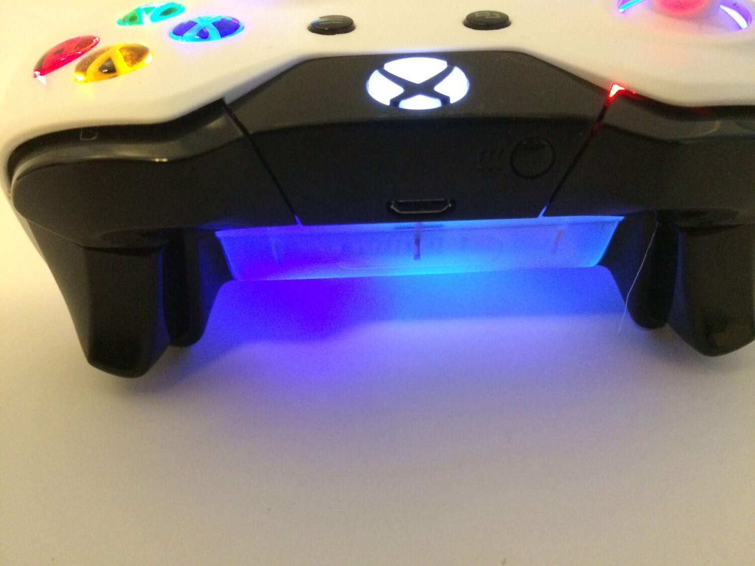 Xbox One controller underglow LED installation by ModestAdvantage