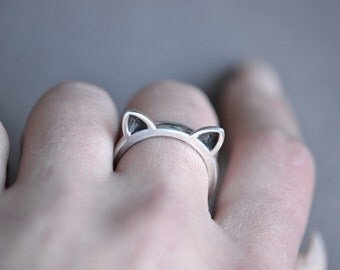Engagement rings for animal lovers