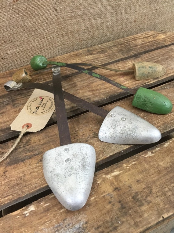 VINTAGE SHOE TREES 2 x Pairs - Antique Shoe Stretchers in Wood and Metal / Industrial Style Photo Props / Shoe Shop Window Display Props