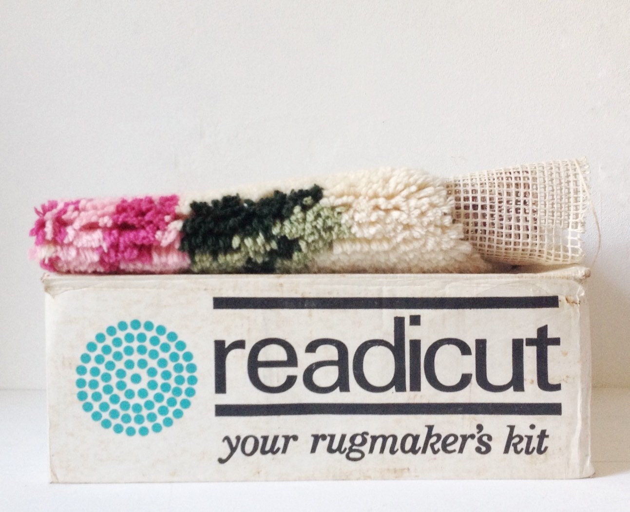 Vintage rug making kit Readicut floral half moon by VelvetEra