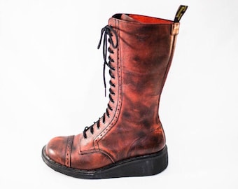 Doc Martens combat boots - Women's Doc Martens 7 - Doc Martens red lace up 8.5 - Dr. Martens combat boots - Lace up Combat boots