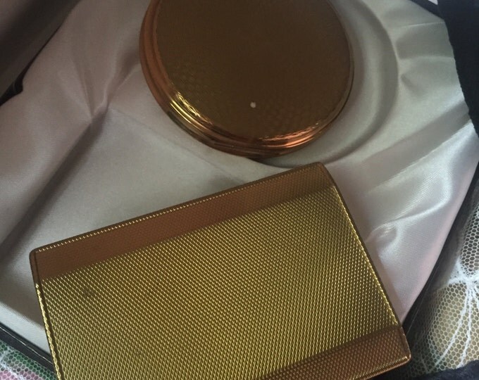 Kigu 50's Gold Tone Cigarette Case and Matching Powder Compact. Kigu compact. Kigu cigarette holder. Kigu card holder. Kigu mirror compact